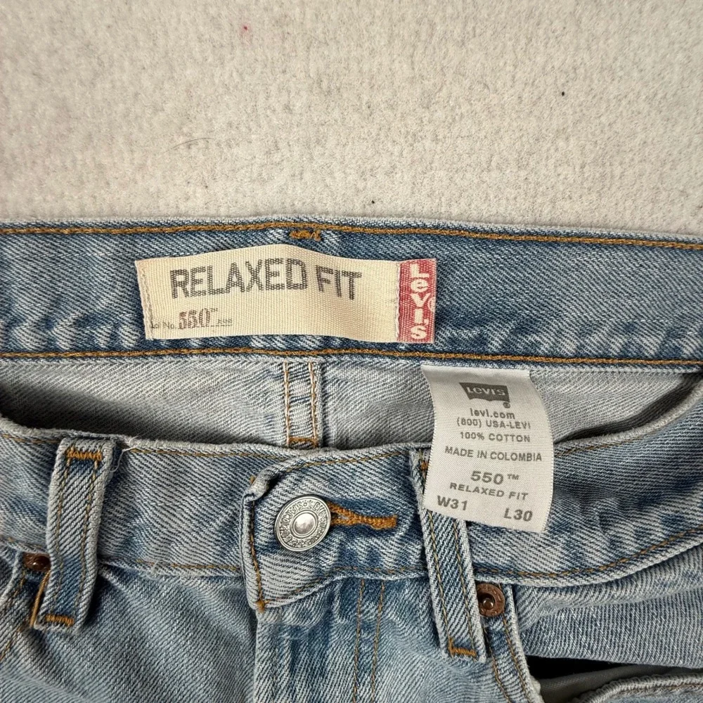 Levis 550 Mens Relaxed Fit Tapered Leg Light Wash Jeans Blue 31x30